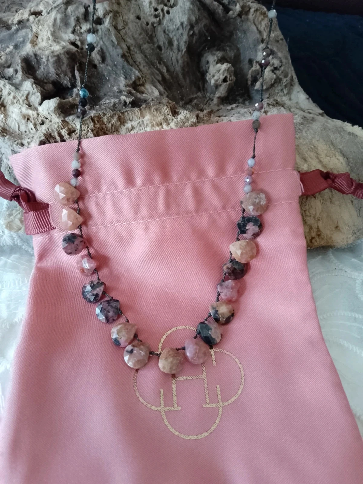 Collier Habaha en pierres de rhodonite naturelles – photo 3